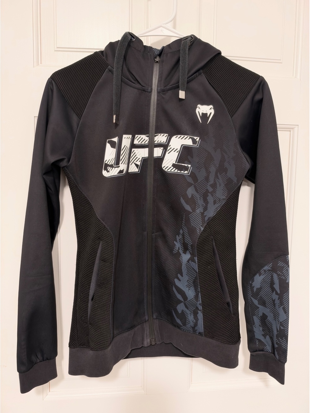 UFC Venum Black Full-Zip Hoodie Jacket Size Small Polyester Elastane
